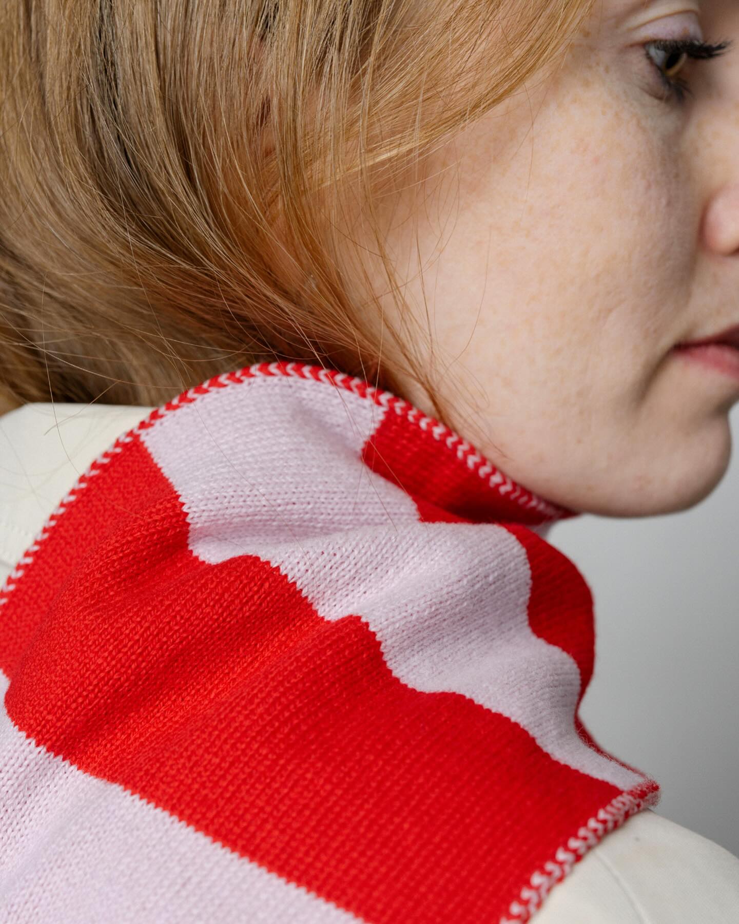 Wide Stripe Wool and Cashmere Scarf in Blush and Red