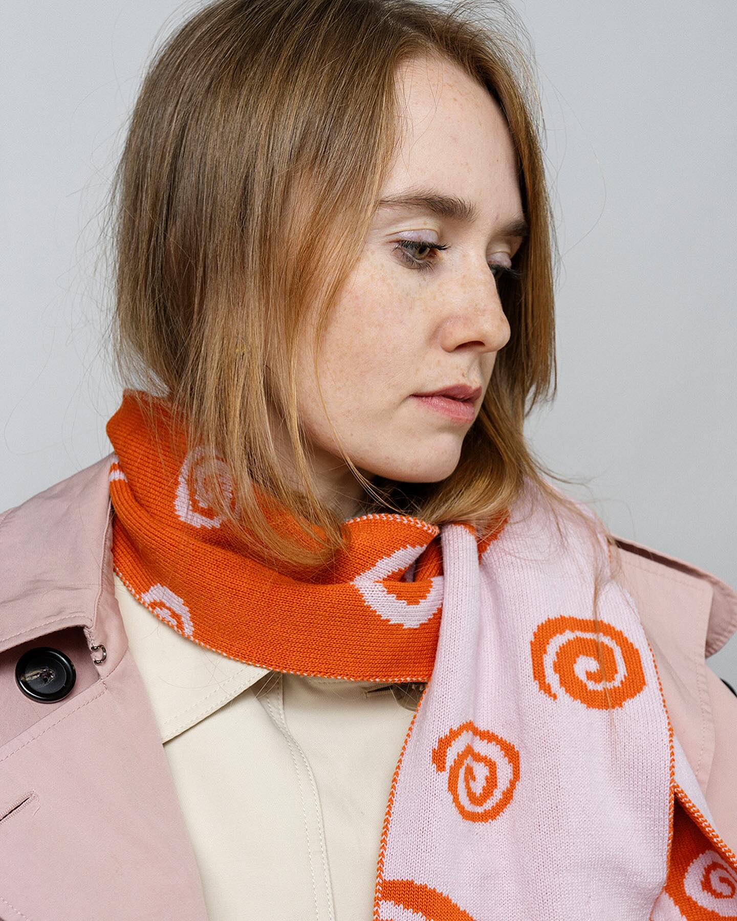 Louise Spiral Wool and Cashmere Scarf in Orange and Pink
