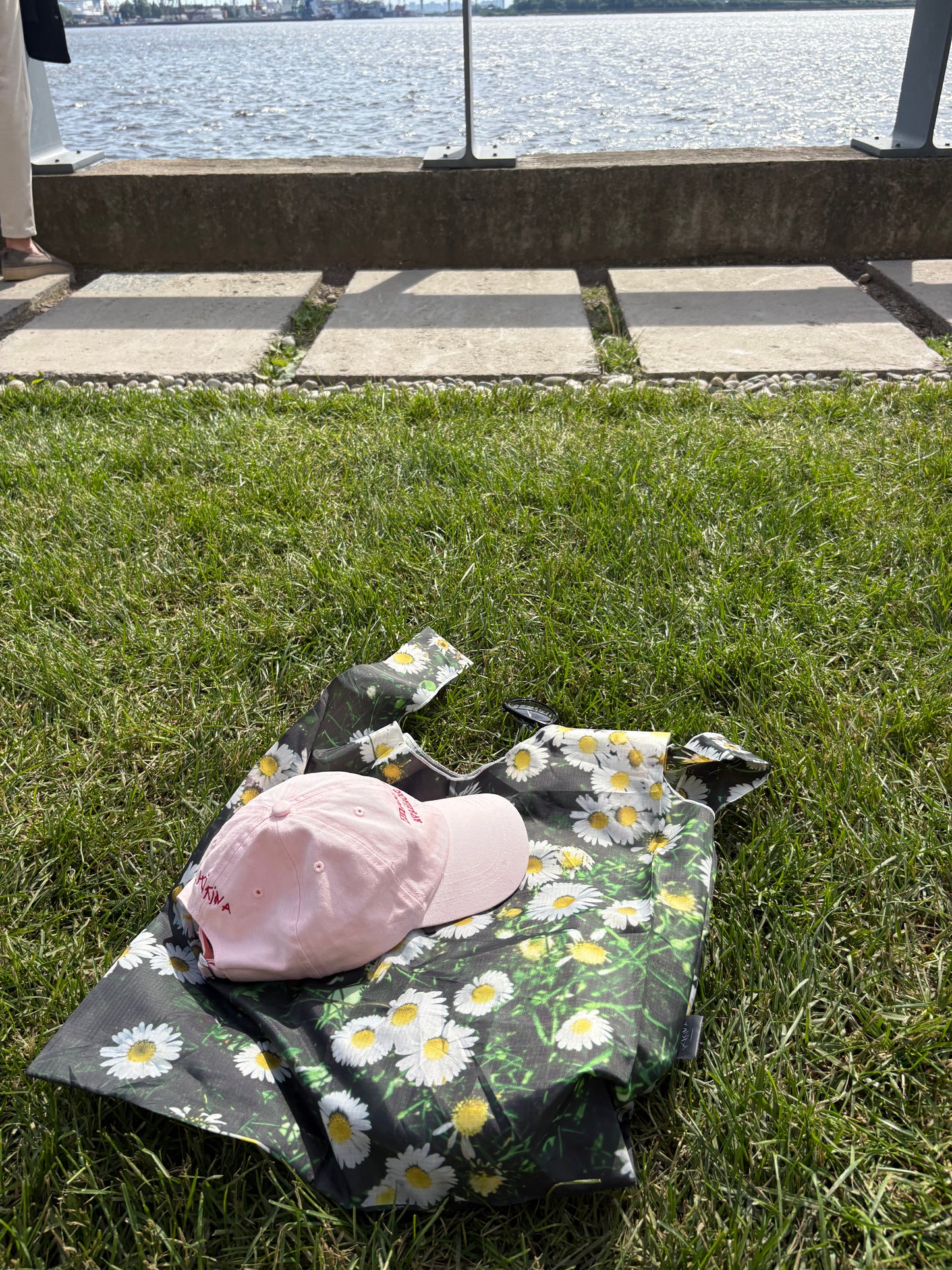 Daisy Meadow Waterproof Reusable Tote Bag