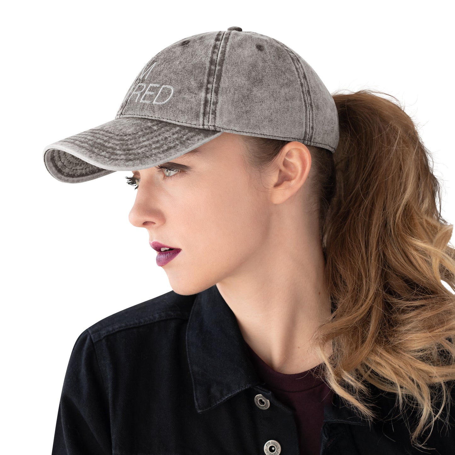I'm Retired Embroidered Slogan Washed Cotton Cap in Light Grey