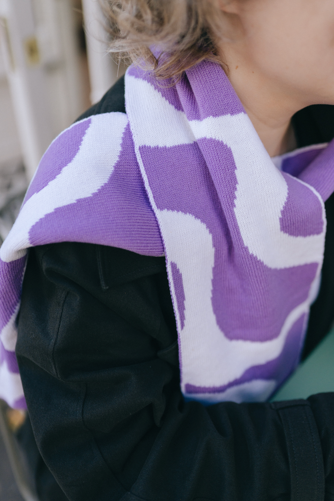 Wiggly Stripe Wool and Cashmere Scarf in Beige And Purple