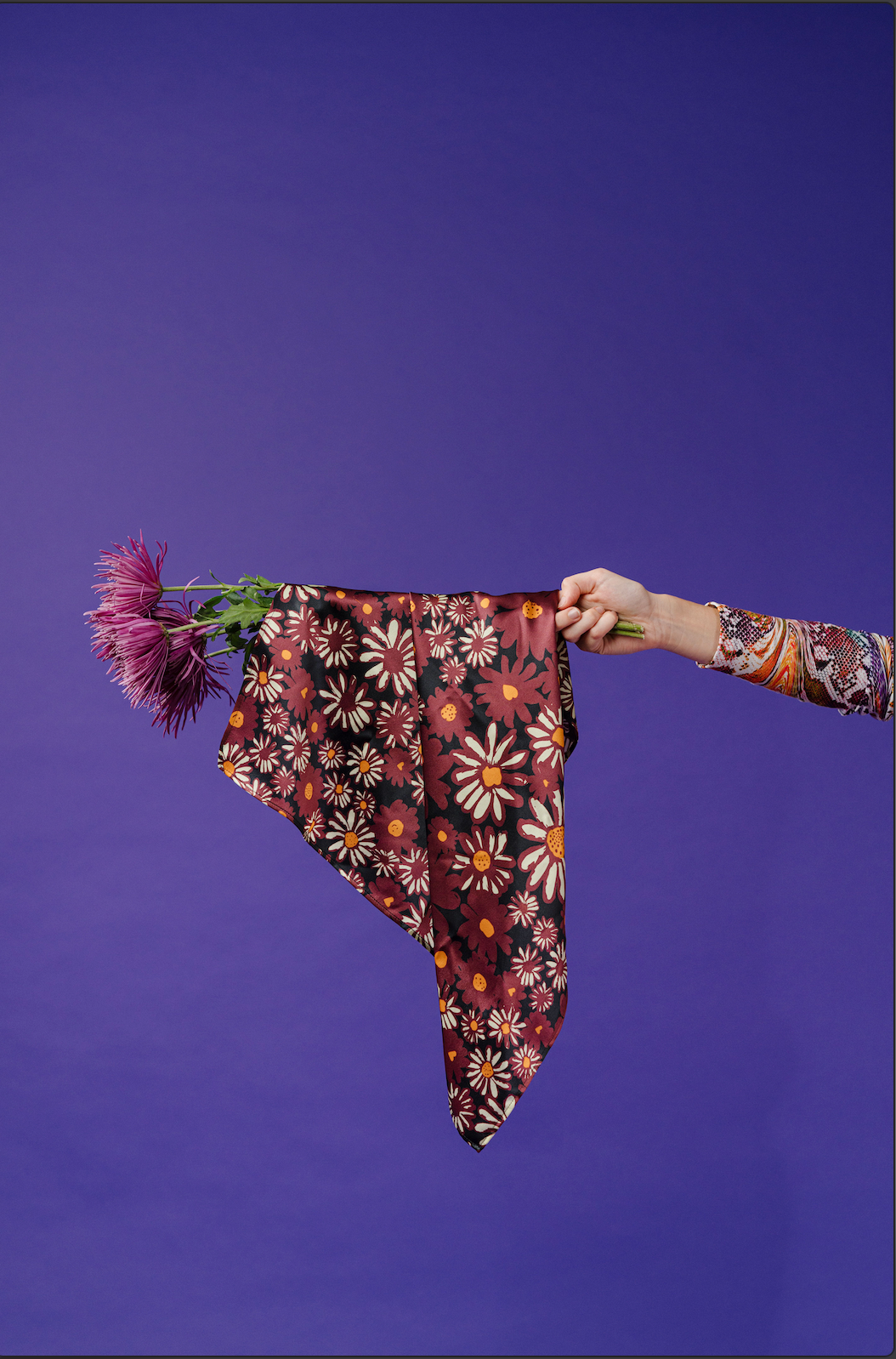 Painted Daisy Satin Silk Bandana in Chocolate