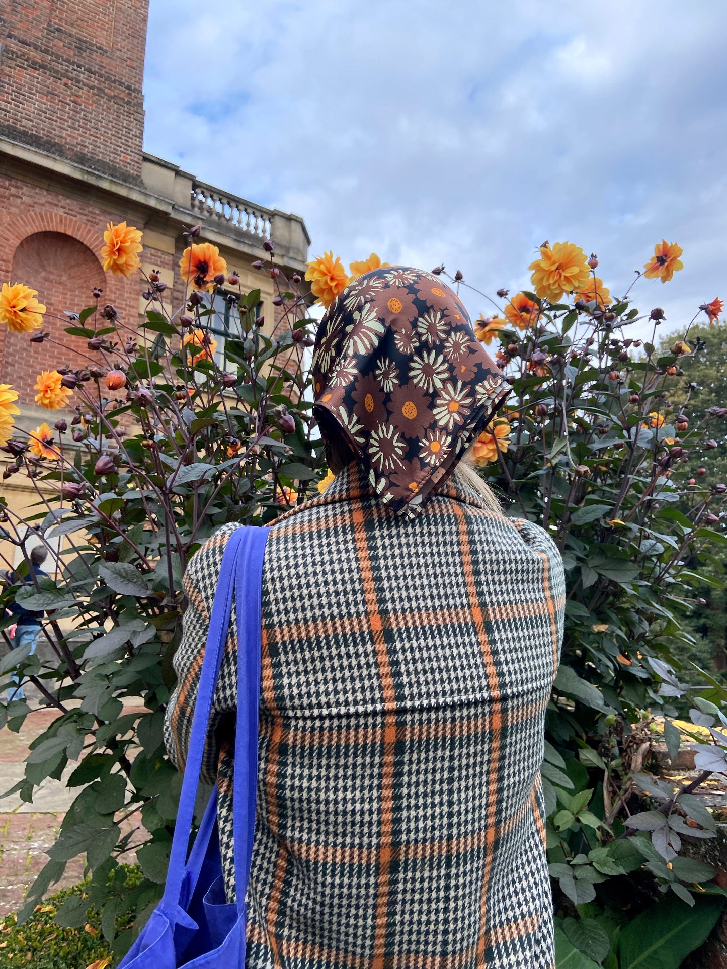 Painted Daisy Satin Silk Bandana in Chocolate