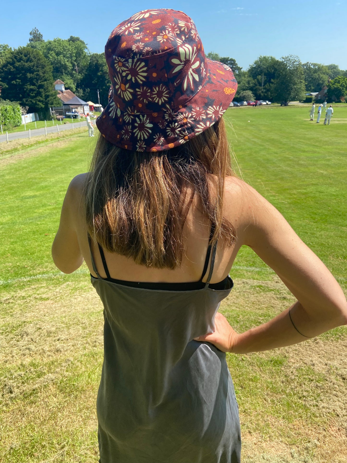 Daisy Bucket Hat in Chocolate