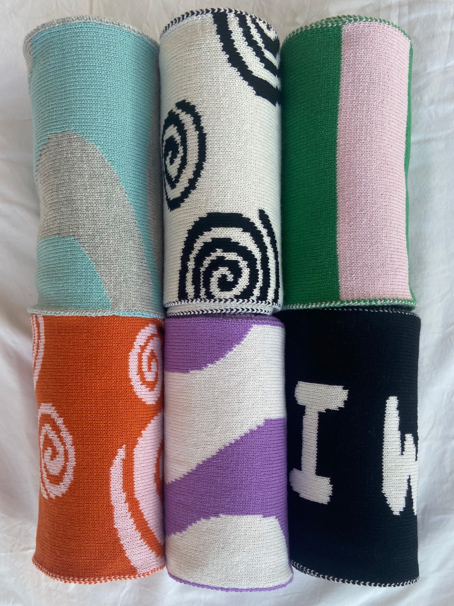 Wiggly Stripe Wool and Cashmere Scarf in Beige And Purple