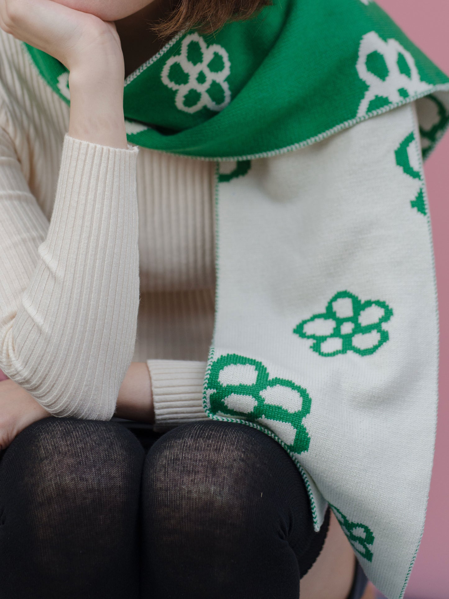 Daisy Wool and Cashmere Scarf in Wine and Pink