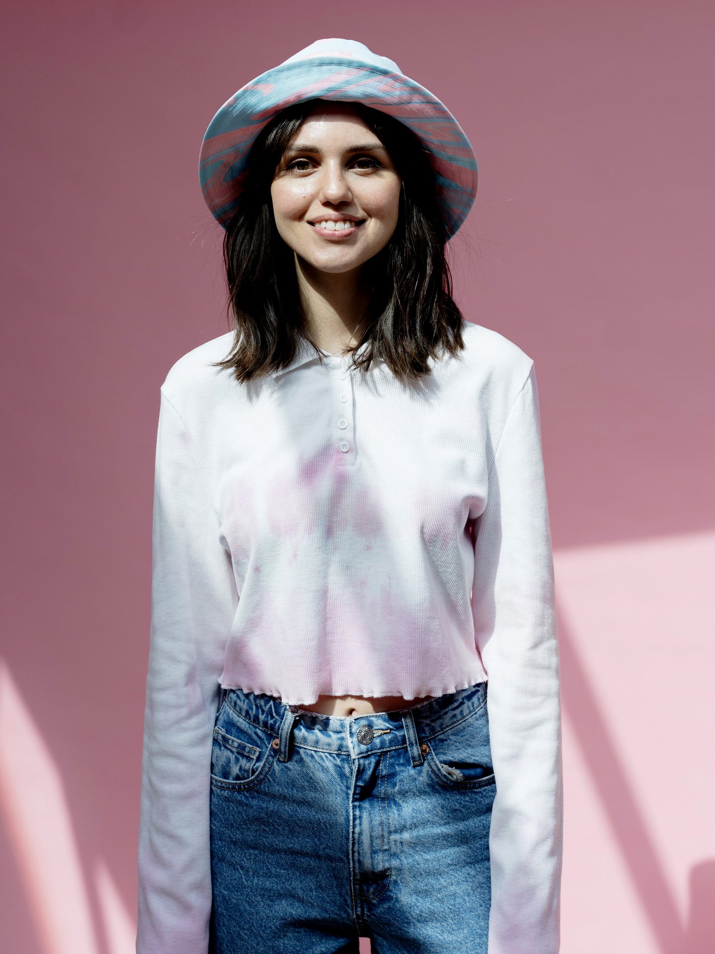 Unisex Trippy Stripe Bucket Hat in Pink & Blue