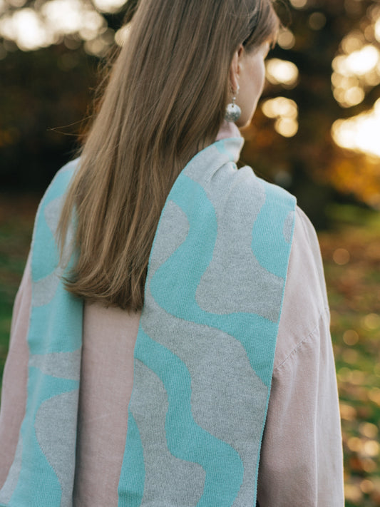 Wiggly Stripe Wool and Cashmere Scarf in Blue And Ash